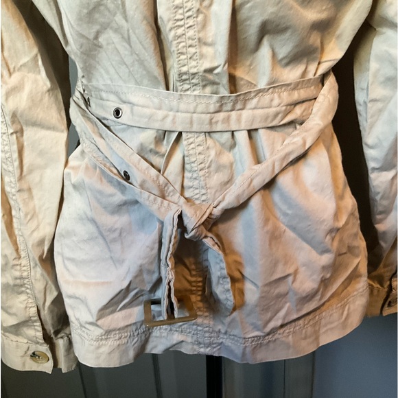 SERENADE Medium Beige short “Mini” Trench Coat - Picture 7 of 7